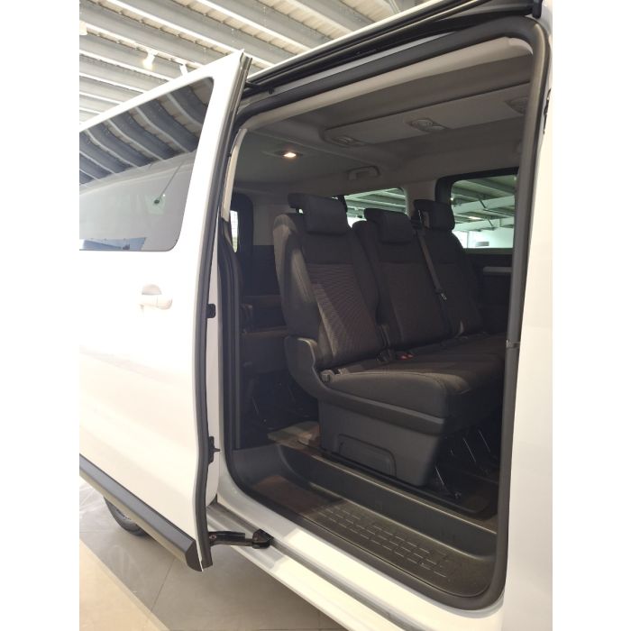 PEUGEOT Traveller Business L-3